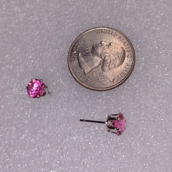 SWAROVSKI ELEMENTS (Light Pink rn-sil 7mm) Stud Earrings In Black Velvet Pouch - Picture 5 of 8
